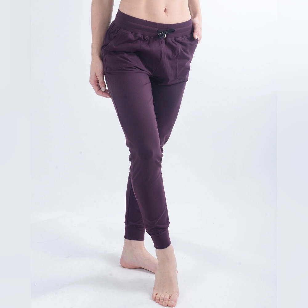 zyia • plum unwind joggers